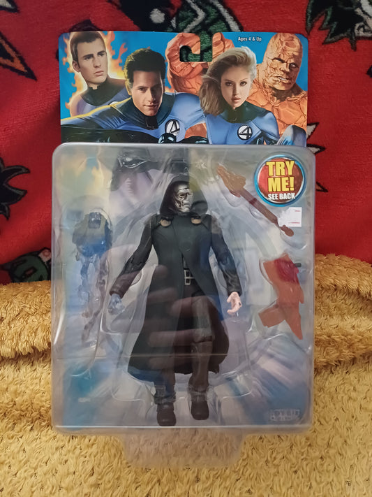 Doctor Doom action figure  Marvel Legends Series 2005 Toy Biz